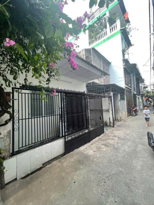 nhà 2 tầng hẻm ô tô ngay chợ hiệp bình giá nhỉnh 4 tỷ