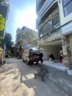 Bán nhà gần Aeon Long Biên - Ô tô vào nhà - 51m x 6T - Thang Máy. Lh 0965858116