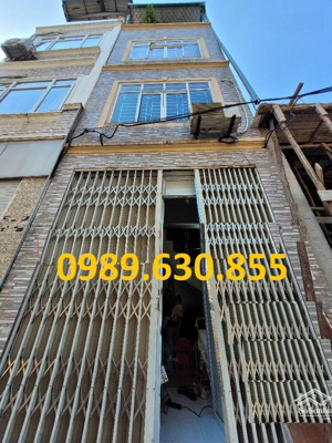 nhà chủ tự xây còn mới nguyên - ngõ rộng thoáng - trường học các cấp bao quanh - gần phố - tiện ích