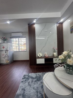 nhỉnh 2tỷ - quan nhân - 2 ngủ 2 wc 55m2 - căn mặt ngõ - vài bước ô tô đỗ - tầng trung - ban công