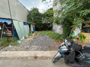 bán gấp đất 118m2 giá 1tỷ250 đường nguyễn thị lắng gần sân vận động cây da xã tân phú trung