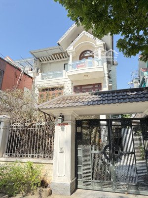 chị họ gửi bán! biệt thự 200m2, khu lão thành cách mạng, trần kim xuyến, cầu giấy