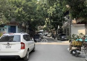 phân lô lạc long quân-tây hồ,100m2, mt 10m, cách 1 nhà ra đường 6m 2 ô tô tránh, nhỉnh 20 tỷ