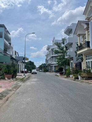 Cho thuê nhà trệt Lầu Kdc Hưng Phú 1