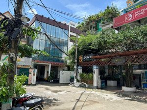 nhà mặt tiền giá tốt nằm ngay đường hai bà trưng quận 3 dtsd 600m2