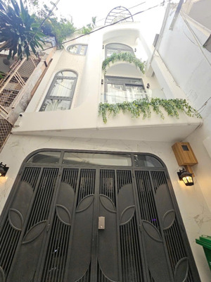 bán nhà 4 lầu ngay nguyễn cư trinh . hẻm xe hơi đang cho thuê kinh doanh . doanh thu 120 tr / thang