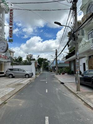 Cho thuê nhà trục chính hẻm ô tô đường Trần Phú