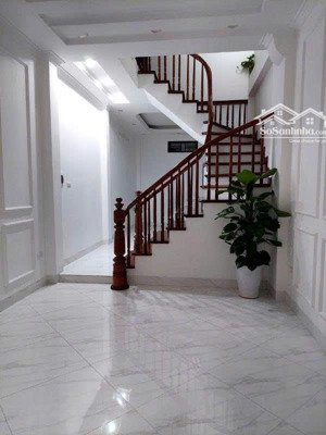 quá hiếm -quá rẻ 216 đê la thành 36m2 5 tầng nhà mới đẹp-rất gần phố giá 9.35 tỷ chính chủ bán gấp
