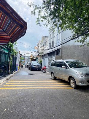 lô đất 1/ đường kha vạn cân, linh tây, thủ đức, ngay chợ thủ đức, học viện tư pháp.