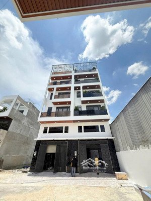 biệt thự mini 5 tầng có thang máy nội thất cao cấp tân chánh hiệp, q12