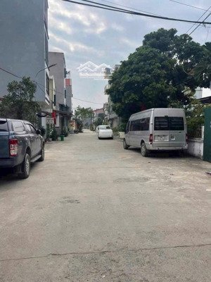 la tinh 51m2. mt 4m. hướng đn. trục chính kinh doanh nối thẳng vđ4 chỉ 150m. lh 