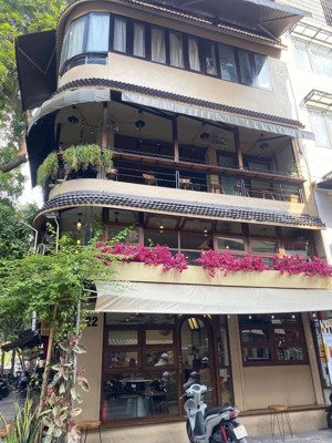 cho thuê nhà lô góc 2 mặt tiền 18m và 7 m, phố lê văn lương - thanh xuân, dt 190m2, giá 160tr