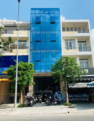 cho thuê tòa nhà ngang 5x20m hầm 3 lầu sàn suốt giá 85 triệu