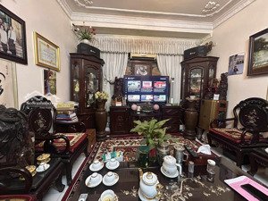 bán nhà phân lô 2 mặt ô tô phố trần quốc hoàn, cấu giấy 42m, 5 tầng, mặt tiền 4m, kinh doanh