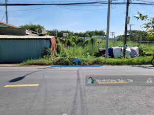 chú minh gửi bán lô góc 2 mt trước sau 145m2 vuông vức, đường nguyễn thị lắng, đường nhựa 12m, shr