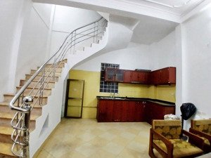 bán nhà phố chùa bộc, phạm ngọc thạch đống đa, 5 tầng gần phố giá 8,55 tỷ.