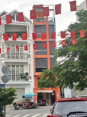 gấp! nhà mặt tiền đường nguyễn văn nguyễn phường tân định quận 1