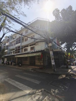 cho thuê căn góc 2 mặt tiền bình phú thích hợp kinh doanh caphe , văn phòng