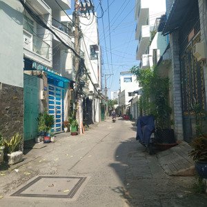 hiếm có nhà trịnh đình trọng lô gốc , dt ngang 5m x13 ,4 tầng , 4pn, 3wc , xe hơi thông q11, tb