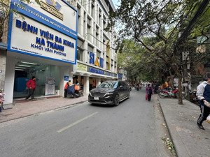 bán tòa nhà 7 tầng mặt phố quận đống đa diện tích 140m2 dòng tiền cao - vị trí đắc địa