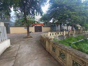 bán đất kẻ vẽ 74m2- 11.1 tỷ mặt ngõ oto đỗ cửa