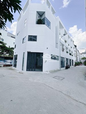 nhà đẹp xe hơi ngủ trong nhà! chỉ 5.8 tỷ tl