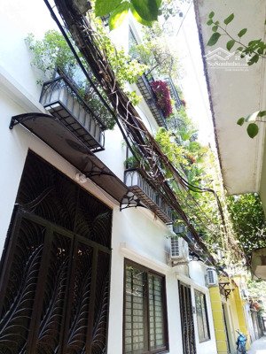 nhà phố trần duy hưng dt 48.6m2 mặt tiền dài tới 11m, giá chỉ 14 tỷ quá đẹp