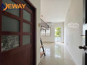 phòng 30m2 có ban công rộng thoáng sẵn máy lạnh ngay văn cao - tân hương - vườn lài