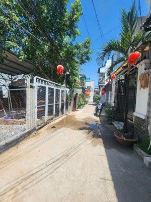 đất đường 38 hiệp bình chánh, thủ đức - ngay chợ hiệp bình rẽ vào.