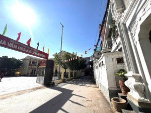 chính chủ bán nhanh lô đất 50.5m2 hương mạc từ sơn vị trí trung tâm, dân cư đông đúc đi - 1.3 tỷ