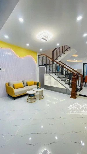 bán nhà hẻm tân kỳ tân quý - 2 tầng - full nội thất - nở hậu - 5.98 tỷ