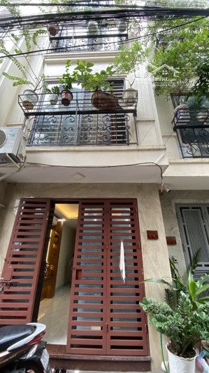 nhà đẹp ngọc thuỵ, dt 39m2, 5 tầng, mt 3,6m, ô tô 7 chỗ đỗ cửa, gần trường học, công viên, tttm.