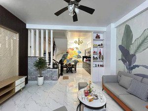 quan hoa - nguyễn khánh toàn, dân xây, ngõ 3 gác tránh, 50m ra phố, 2 thoáng, ở thích, 43m2*5t