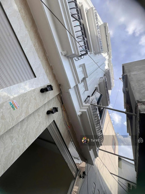 căn nhà 4 tầng giá rẻ nhất ngay gần phố nhổn, bắc từ liêm , gần ql32 và nằm cạnh đường vành đai 3.5