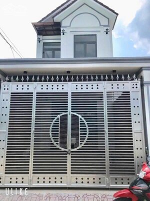 BÁN NHÀ 1 TRỆT 1 LẦU GẦN TRƯỜNG CHU VĂN AN KHU DÂN CƯ PHƯỜNG 8 VĨNH LONG