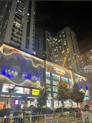 bán officetel central premium quận 8 diện tích: 31m full nội thất đang cho thuê 8tr. chỉ 2050 t