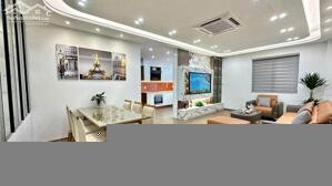 Tầm tiền hơn 9 tỷ cần bán căn hộ 120m2 trung tâm Q Cầu Giấy - Nhà như ảnh - Giá tốt Call 0889946562