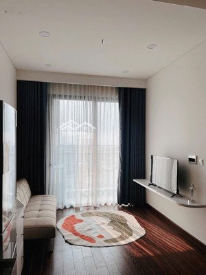 bán căn 1n+ masteri waterfront u38.3216 full đồ, có sẵn hđ thuê 8 triệu /tháng giá 4 tỷ bao phí