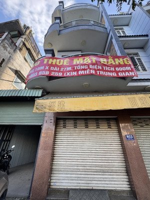 cho thuê mặt bằng 600m tổng diện tích sử dụng, sàn trệt 270m (10 x 27m), 10m mặt tiền trường chinh