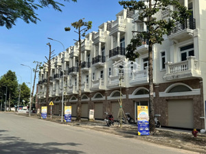 khu nhà phố thương mại hot nhất dĩ an, thanh toán 30% nhận nhà ngay, số lượng cực giới hạn