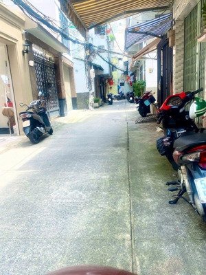 nhà hẻm 5m, xh đậu cửa, 1/ sẹc, sổ đẹp - hoà hảo - 55m2, 3 tầng - 8.5 tỷ