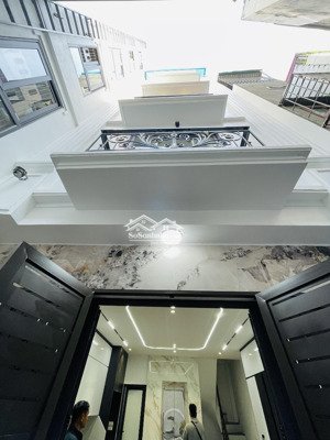 khúc thừa dụ -tt cầu giấy -7 tầng -thang máy -ngõ nông gần ô tô -dt 45m .vị trí đẹp