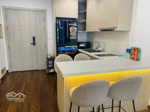 chính chủ cho thuê 1 ngủ + tòa masteri 47m2 giá 12tr500 vinhome smart city