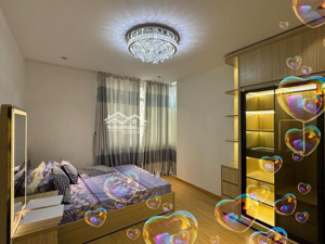 tôi chủ nhà bán cc lê thị riêng, 3,3 tỷ, 65m2,thang máy, bancong lớn.