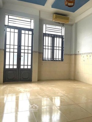 nhà cho thuê hẻm 5m số 86/ đường cmt8 phường 12, quận tân bình thành phố hồ chí minh.