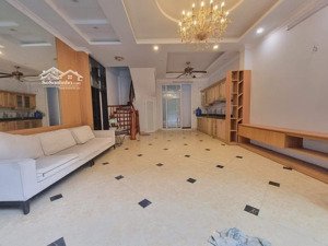bán nhà trường chinh: 25m2*3t nhỉnh 5 tỷ, lô góc, thoáng sáng, đầy đủ công năng, sổ đỏ căng đét