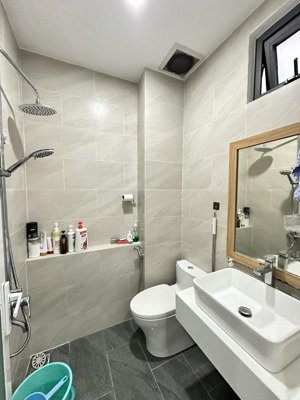 có dòng tiền - sát vách quận 3 - lê văn sỹ, phú nhuận - hẻm trước nhà 5m gần mặt tiền - gần 60m2