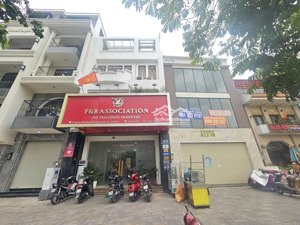 bán nhà mặt tiền đường nguyễn thái học, p cầu ông lãnh quận 1. mặt tiền đường dt 7.1 x 20.1m