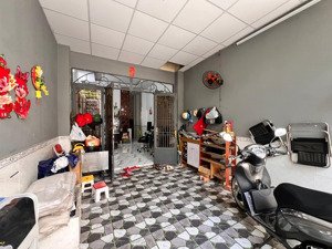 bán gấp trong tuần - bán nhà trường chinh 85m² - 2 tầng - 9.6 tỷ - 112.94 triệu/m²