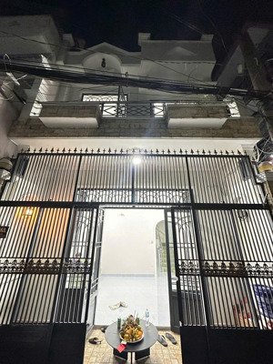 chủ cần bán nhà 1 trệt 1 lầu căn góc thoáng mát địa chỉ 35/16a đường 45 lh 